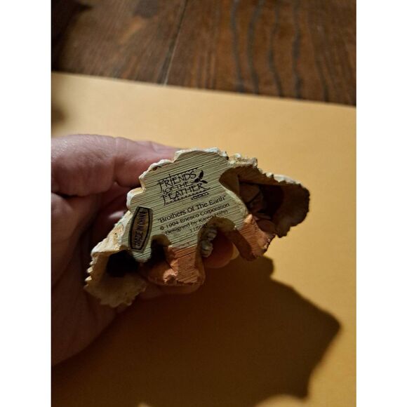 1994 Enesco Friends of the Feather Brothers of Earth Figurine Native American - Picture 6 of 6